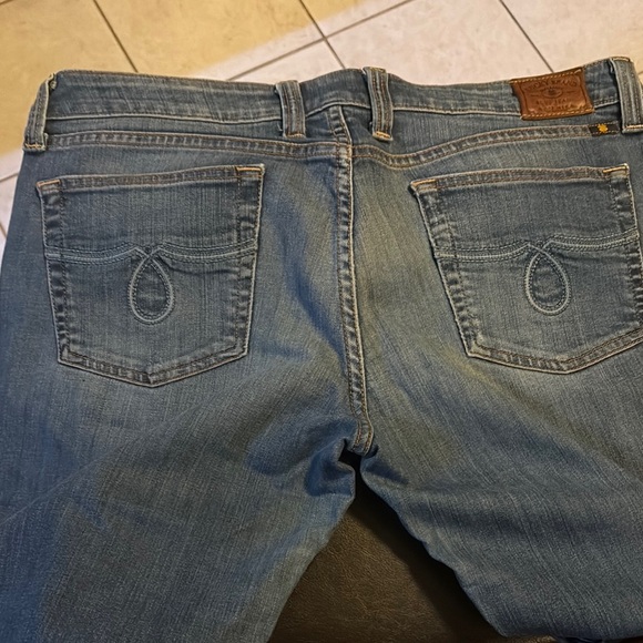 Lucky Brand Classic Denim Jeans - Picture 5 of 5